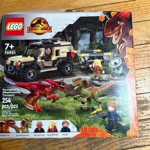Brand new Jurassic world 254 lego set